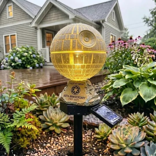 🌟60th Anniversary Enterprise NCC-1701 Solar Garden Light