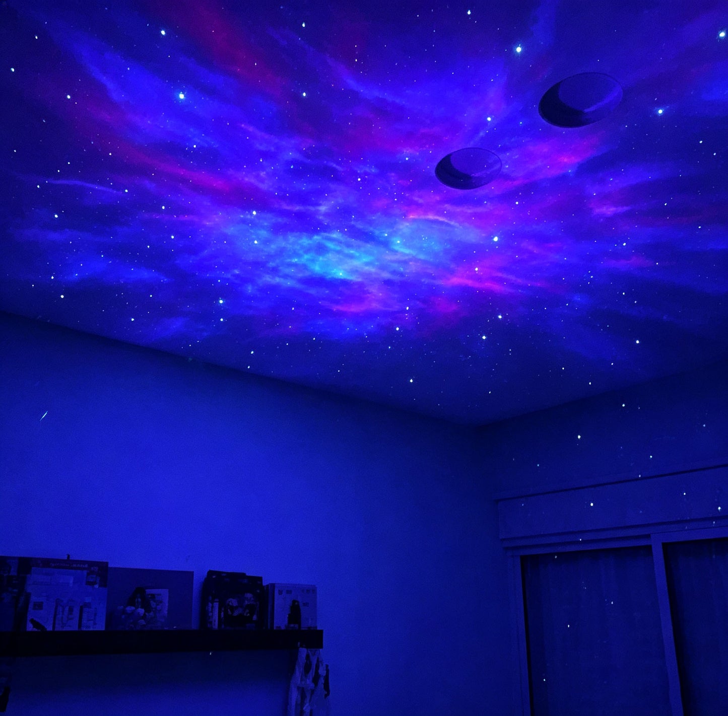 👨‍🚀 Astronaut Star Projector with Adjustable Brightness